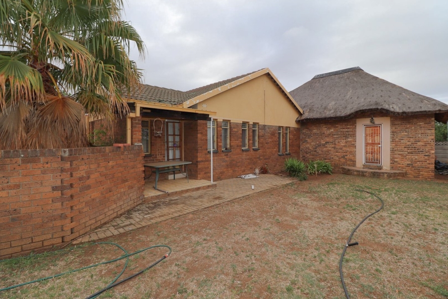 4 Bedroom Property for Sale in Meiringspark North West